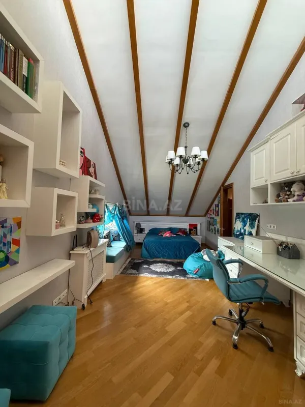 Satılır 6 otaqlı həyət evi 330 m²
