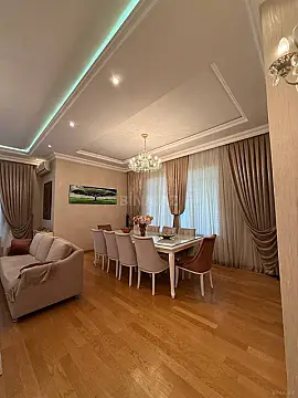 Satılır 6 otaqlı həyət evi 330 m²
