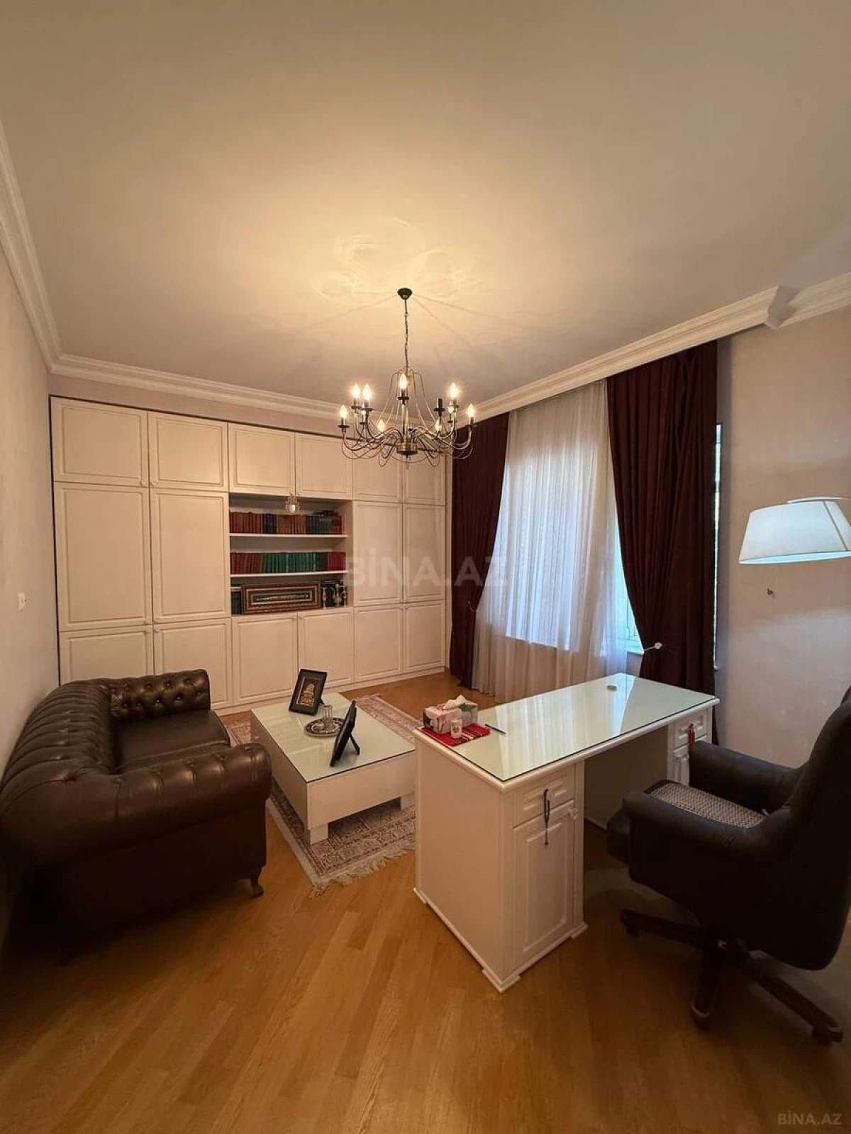 Satılır 6 otaqlı həyət evi 330 m²