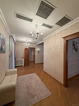 Satılır 6 otaqlı həyət evi 330 m²
