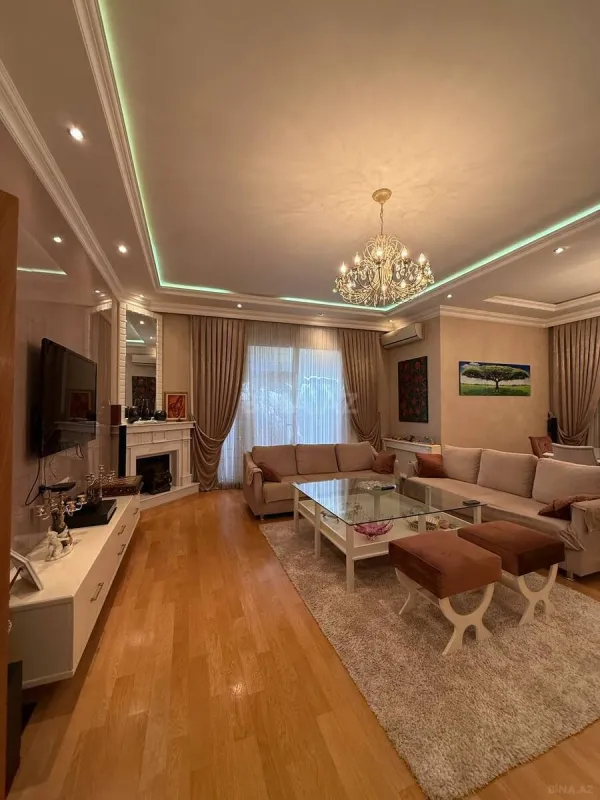 Satılır 6 otaqlı həyət evi 330 m²