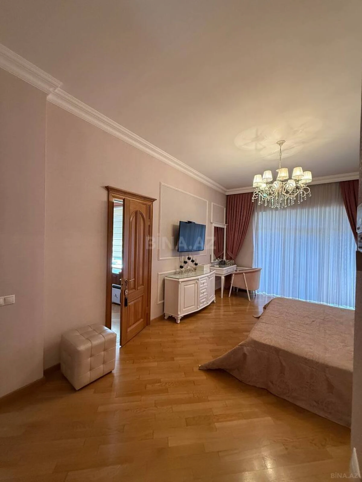 Satılır 6 otaqlı həyət evi 330 m²