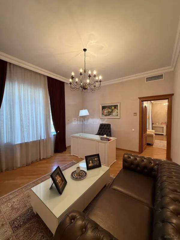 Satılır 6 otaqlı həyət evi 330 m²