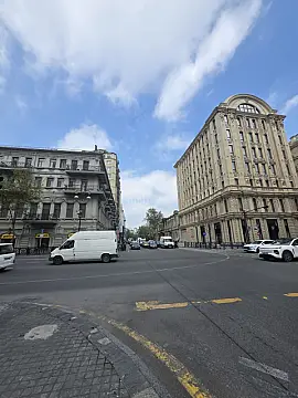 Satılır 2 otaqlı mənzil 68 m²