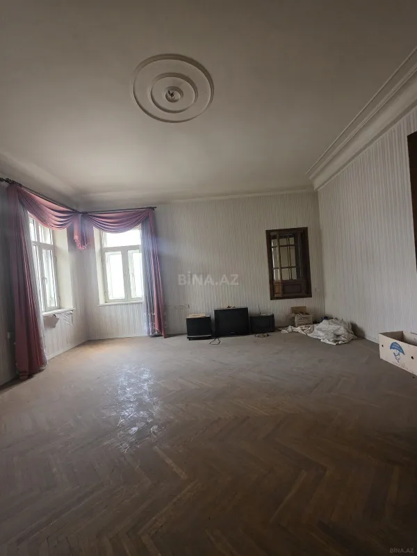 Satılır 2 otaqlı mənzil 68 m²