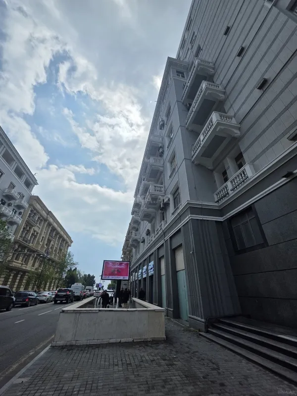 Satılır 2 otaqlı mənzil 68 m²