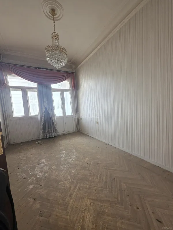 Satılır 2 otaqlı mənzil 68 m²