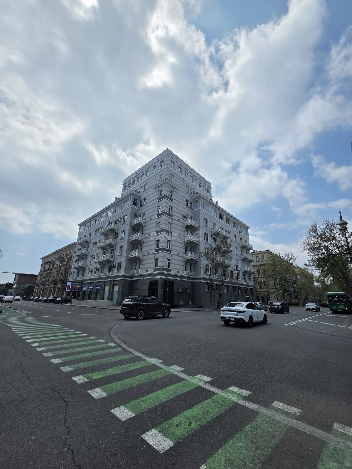 Satılır 2 otaqlı mənzil 68 m²