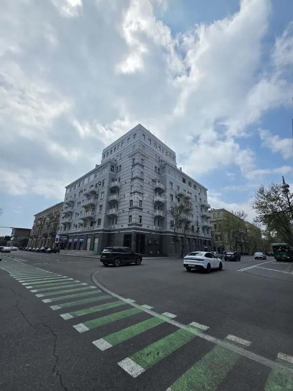 Satılır 2 otaqlı mənzil 68 m²