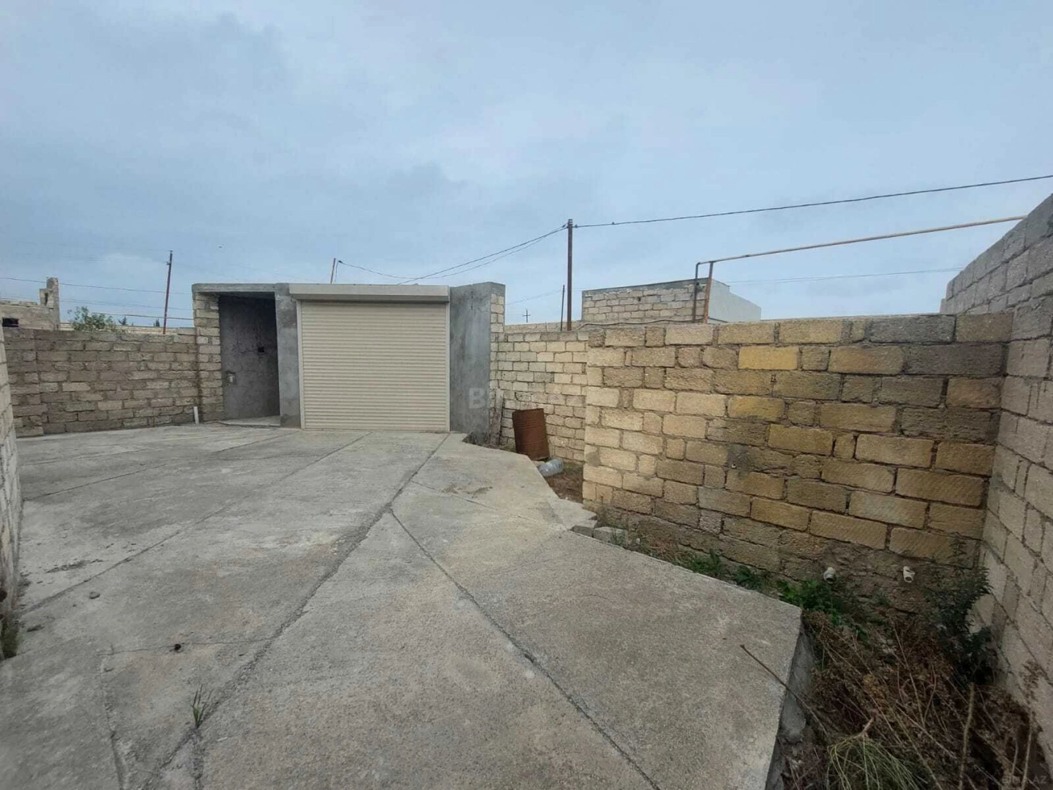 Satılır 4 otaqlı həyət evi 90 m²