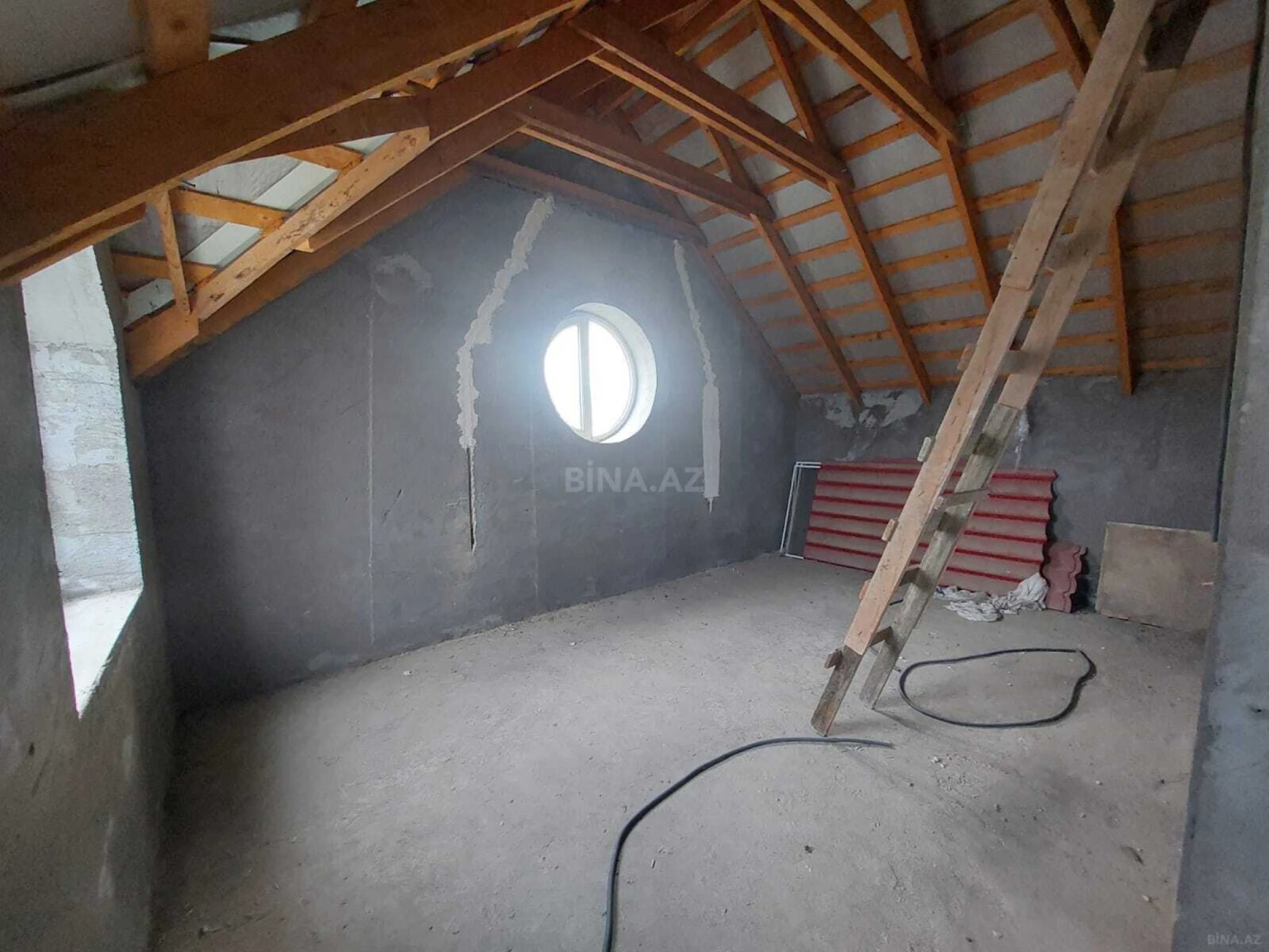 Satılır 4 otaqlı həyət evi 90 m²