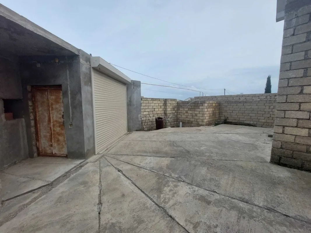 Satılır 4 otaqlı həyət evi 90 m²