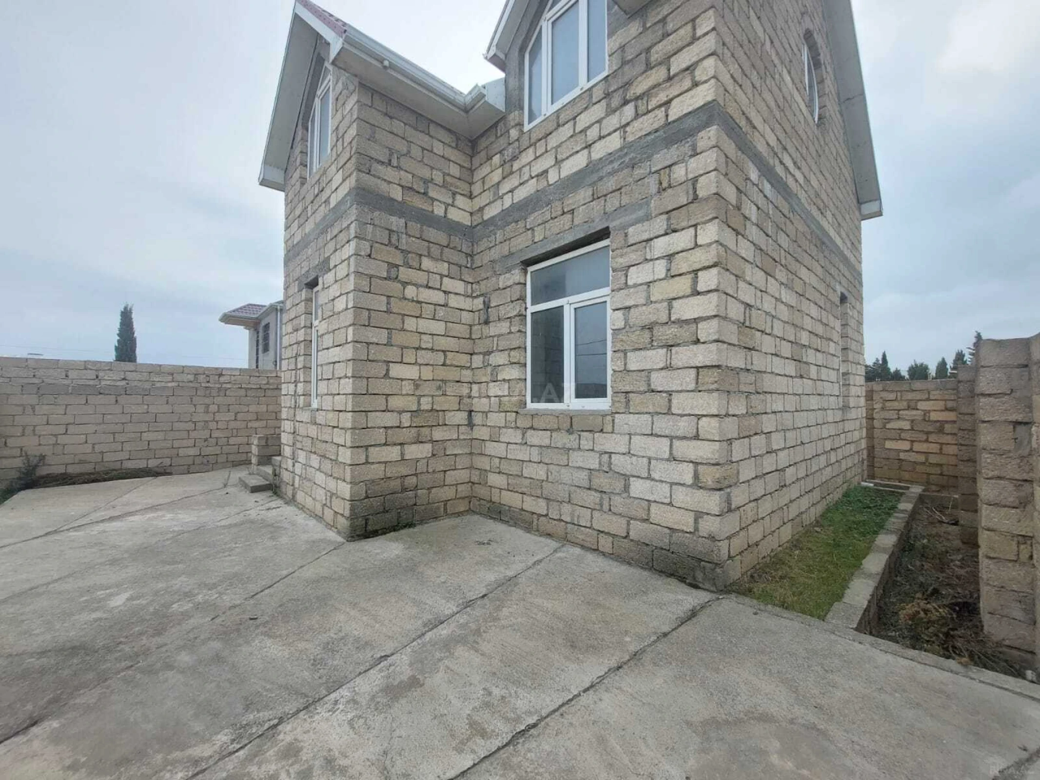 Satılır 4 otaqlı həyət evi 90 m²