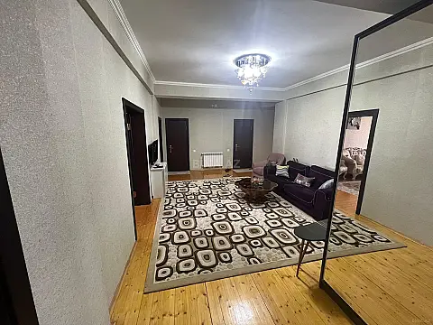 Satılır 4 otaqlı mənzil 128.1 m²