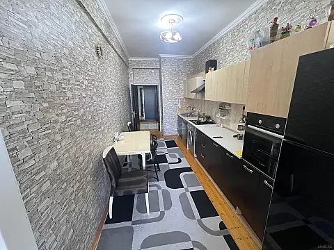 Satılır 4 otaqlı mənzil 128.1 m²