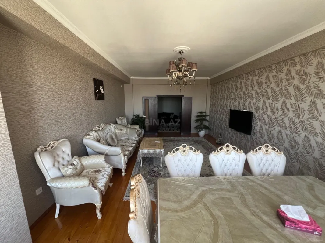 Satılır 4 otaqlı mənzil 128.1 m²