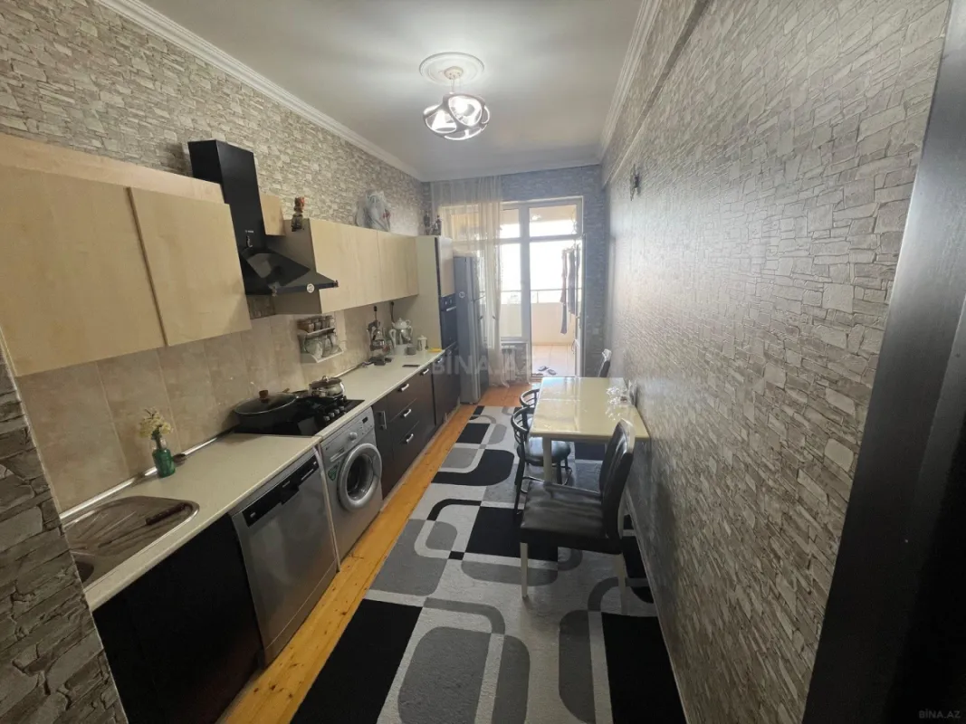 Satılır 4 otaqlı mənzil 128.1 m²