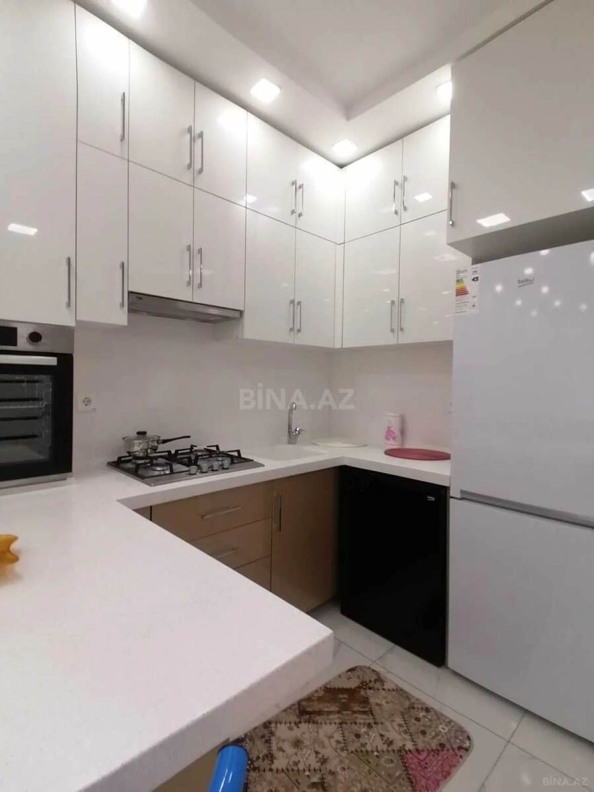 Kirayə verilir 2 otaqlı mənzil 70 m²