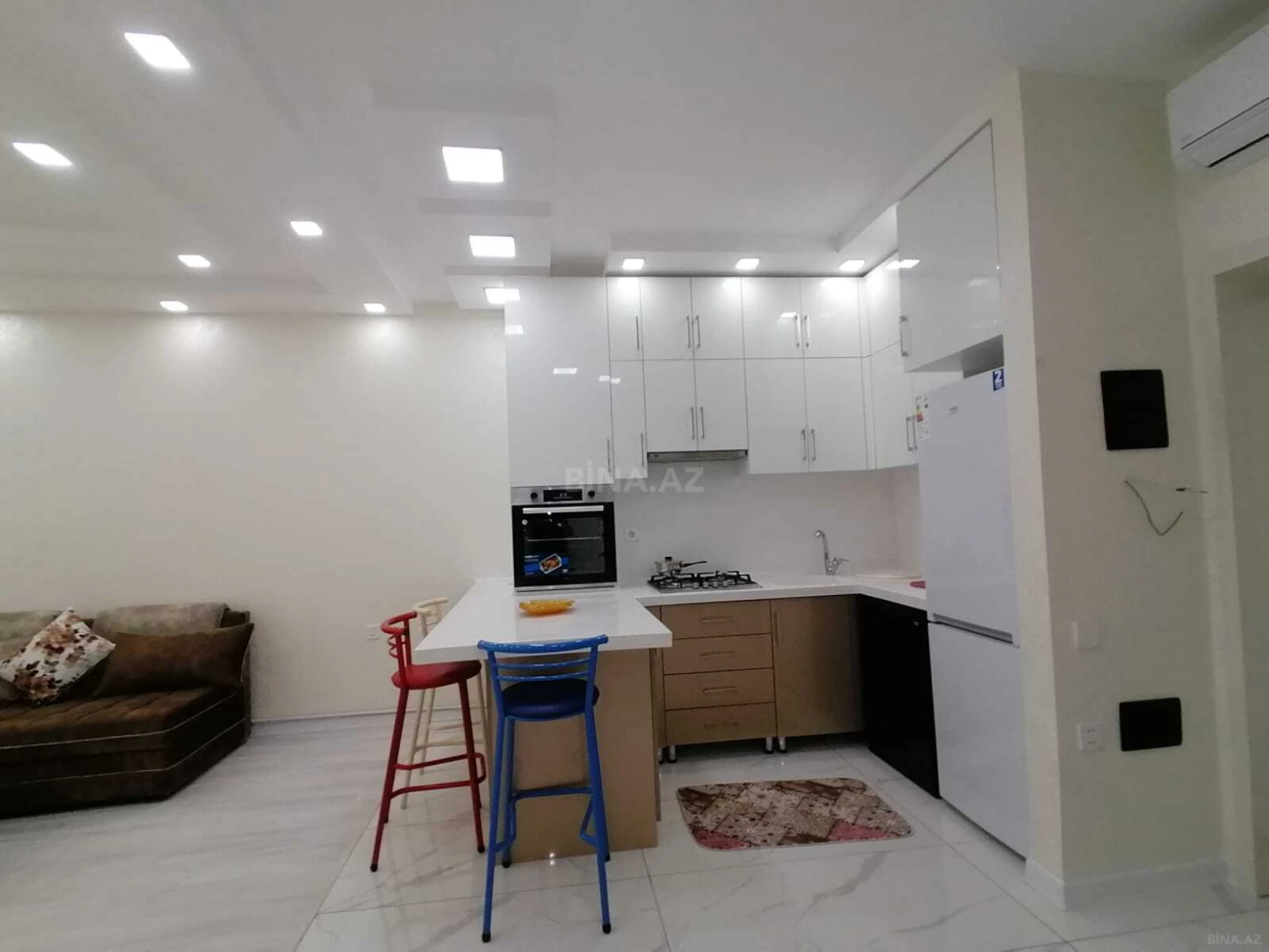 Kirayə verilir 2 otaqlı mənzil 70 m²