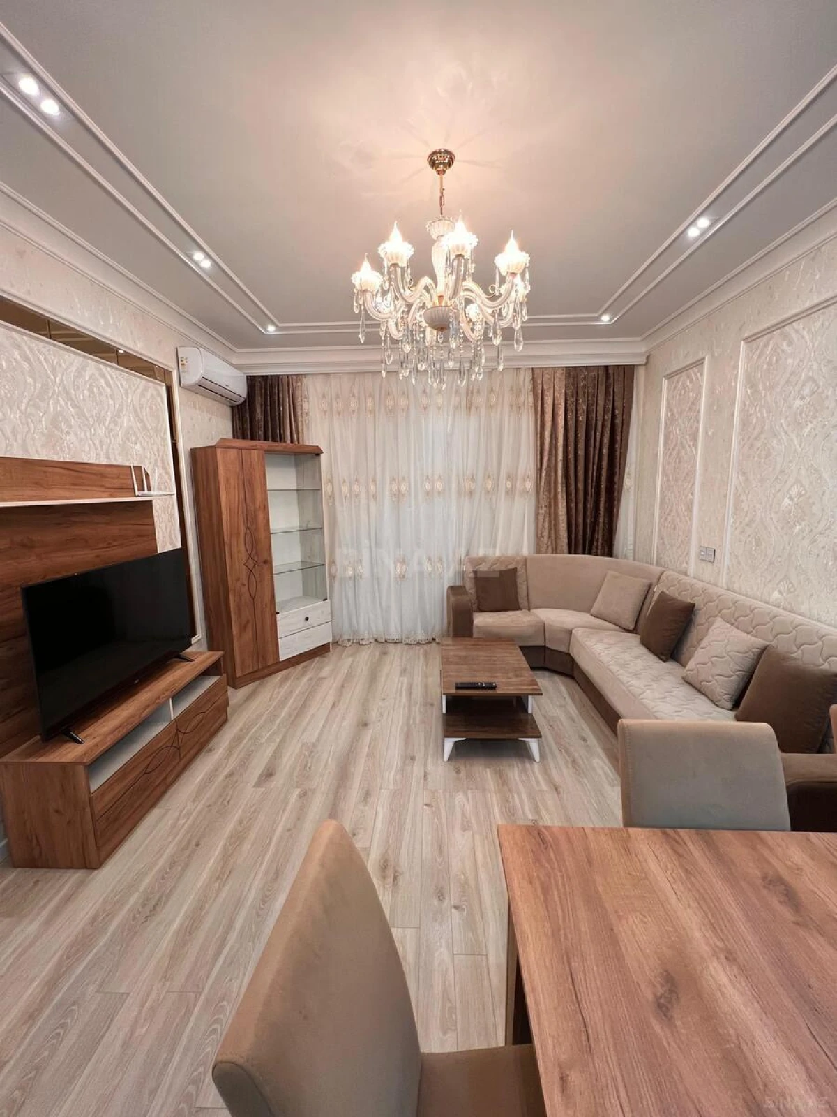 Kirayə verilir 2 otaqlı mənzil 70 m²