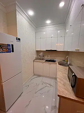 Kirayə verilir 2 otaqlı mənzil 70 m²