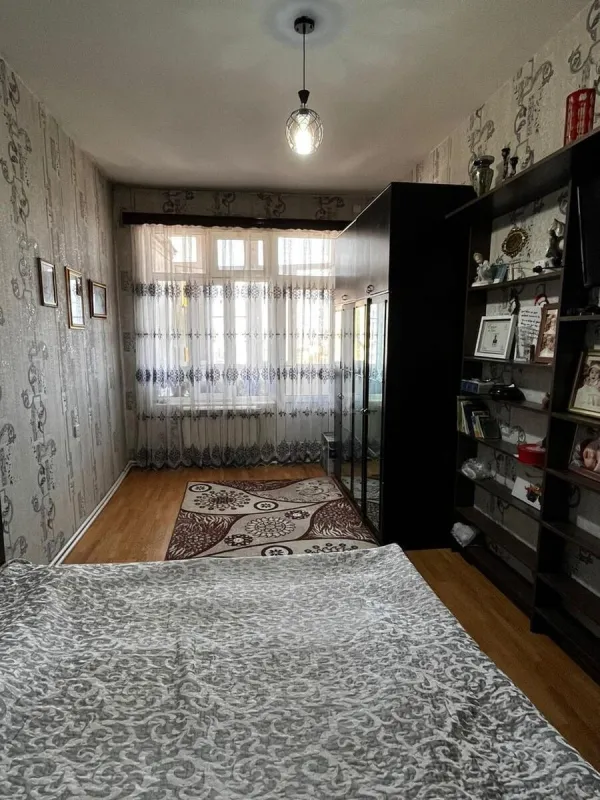 Satılır 4 otaqlı mənzil 149 m²