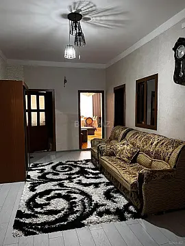 Satılır 4 otaqlı mənzil 149 m²