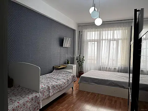 Satılır 4 otaqlı mənzil 149 m²
