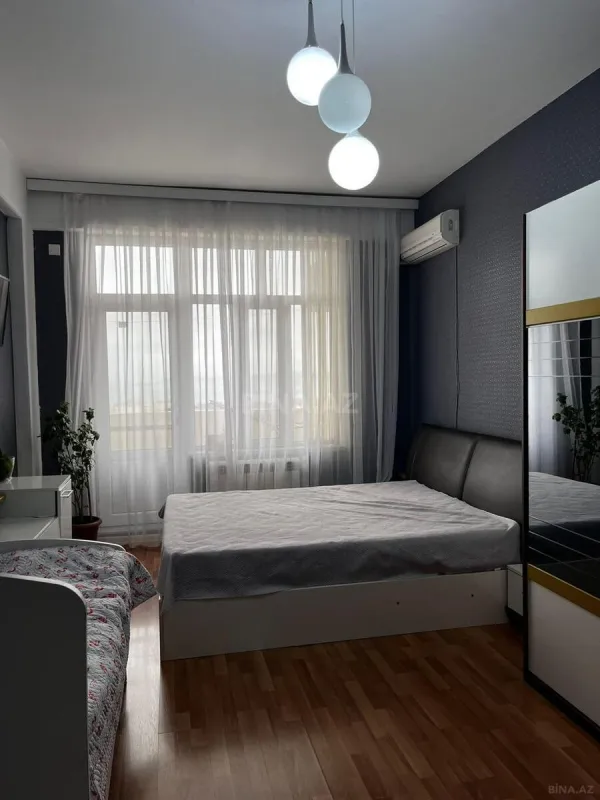 Satılır 4 otaqlı mənzil 149 m²