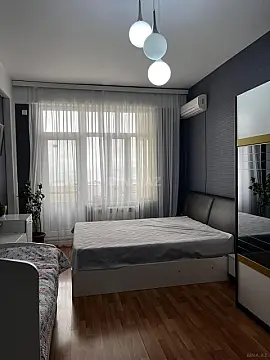 Satılır 4 otaqlı mənzil 149 m²