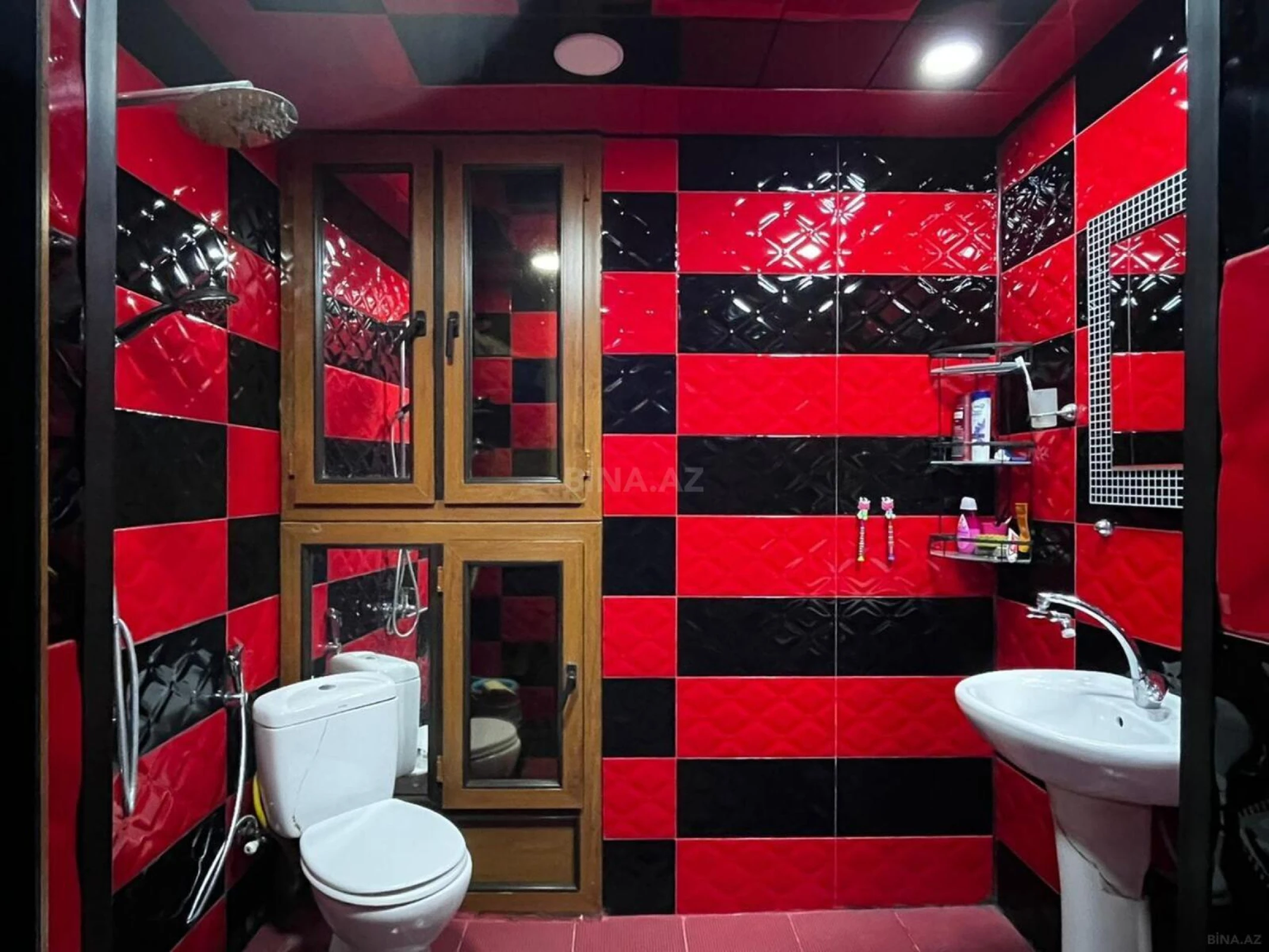 Satılır 4 otaqlı mənzil 149 m²