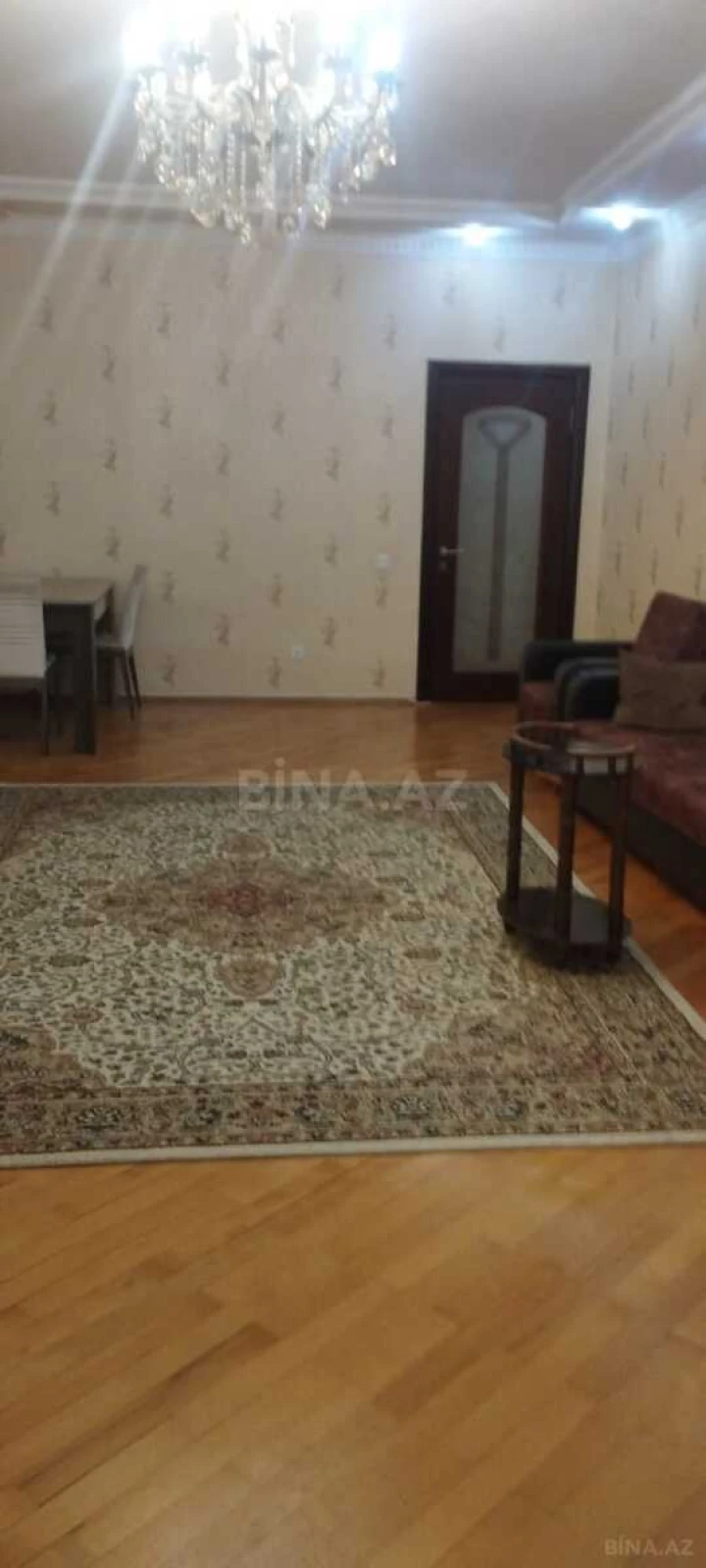 Kirayə verilir 3 otaqlı mənzil 156 m²
