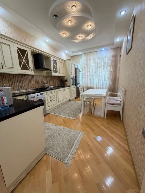 Satılır 3 otaqlı mənzil 127 m²