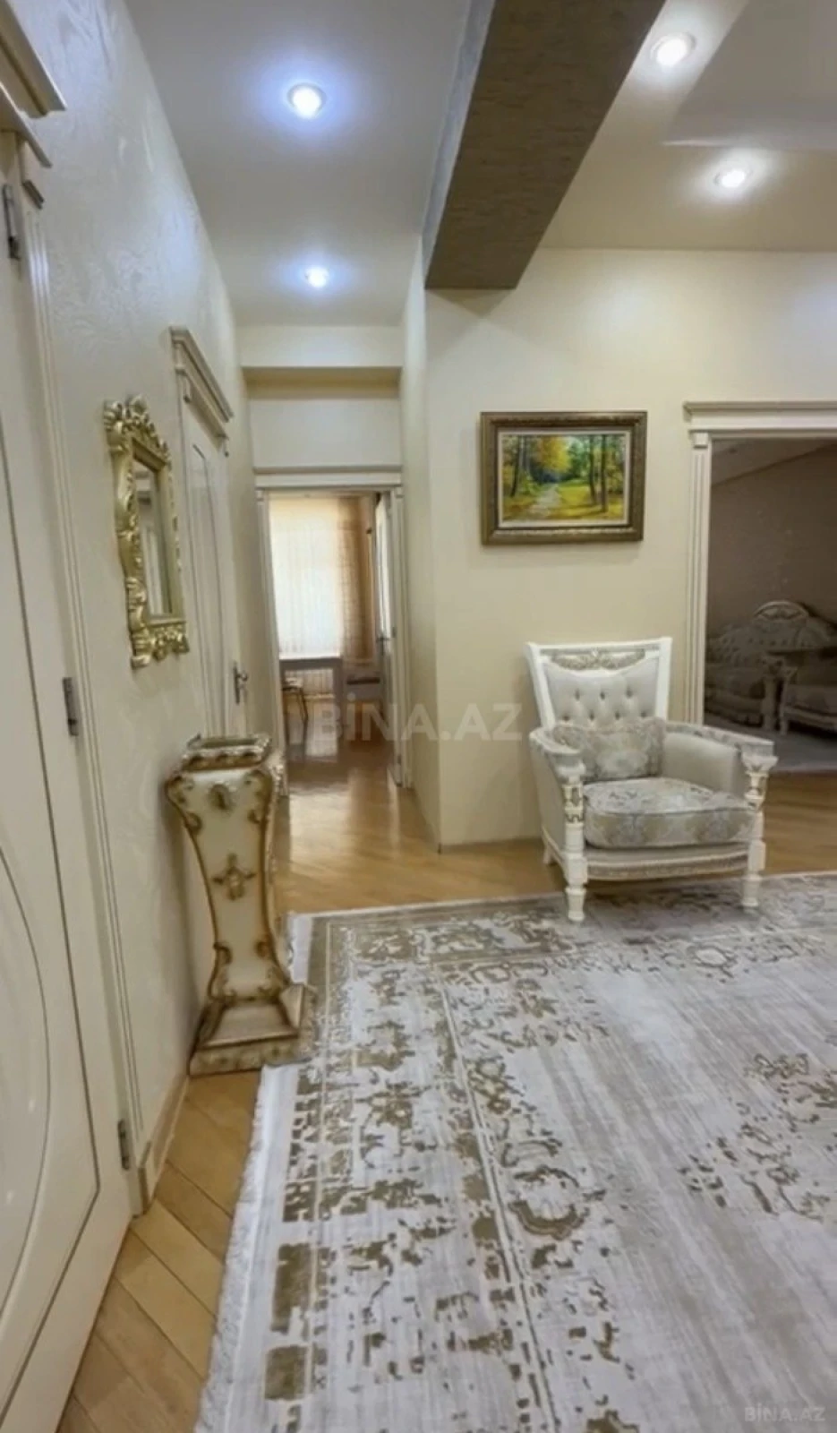Satılır 3 otaqlı mənzil 127 m²