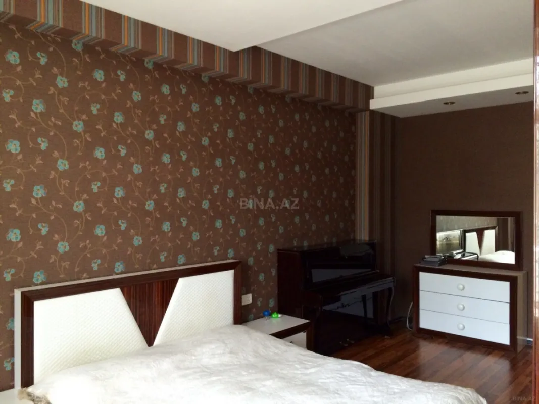 Satılır 4 otaqlı mənzil 117 m²