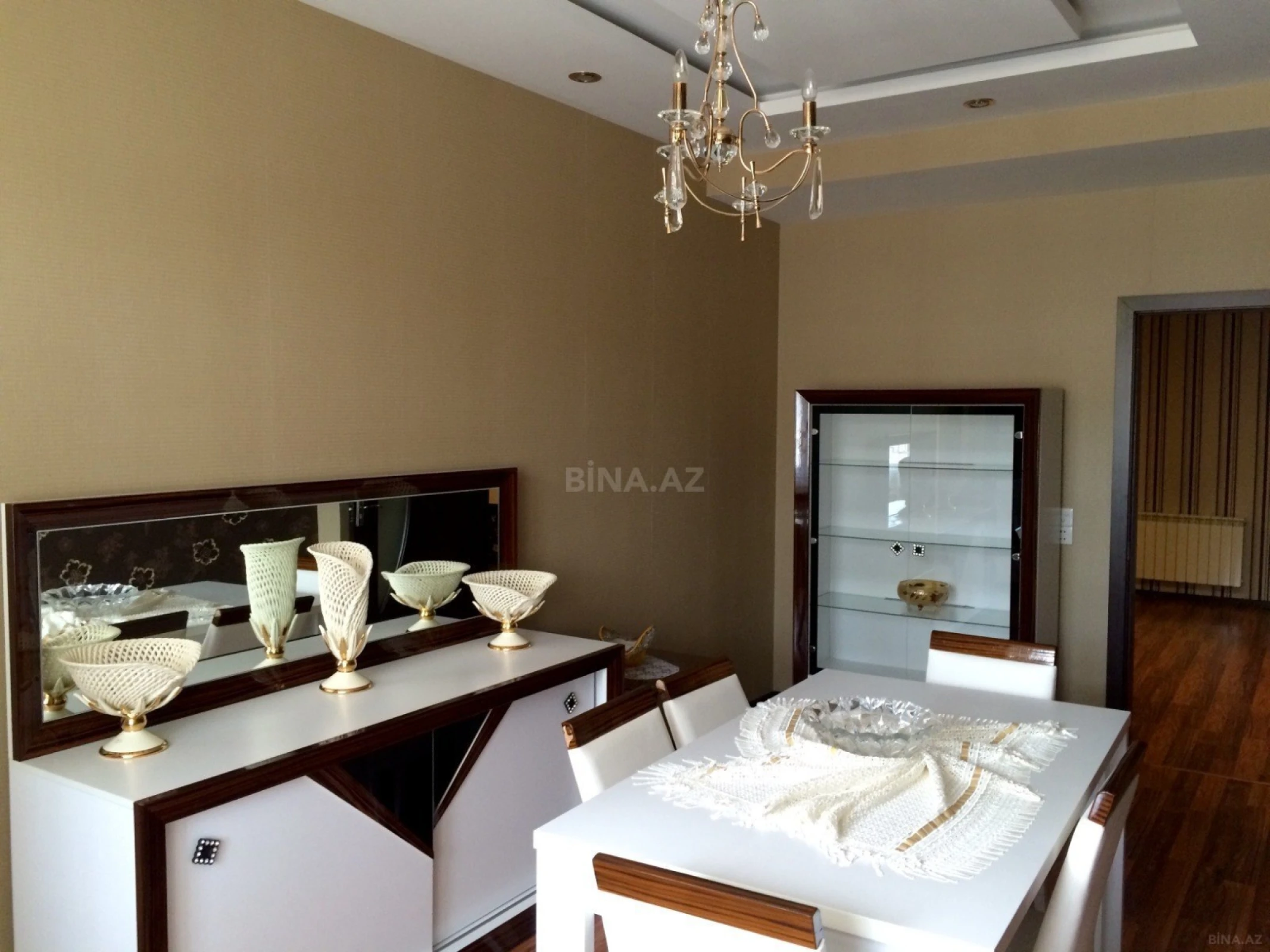 Satılır 4 otaqlı mənzil 117 m²
