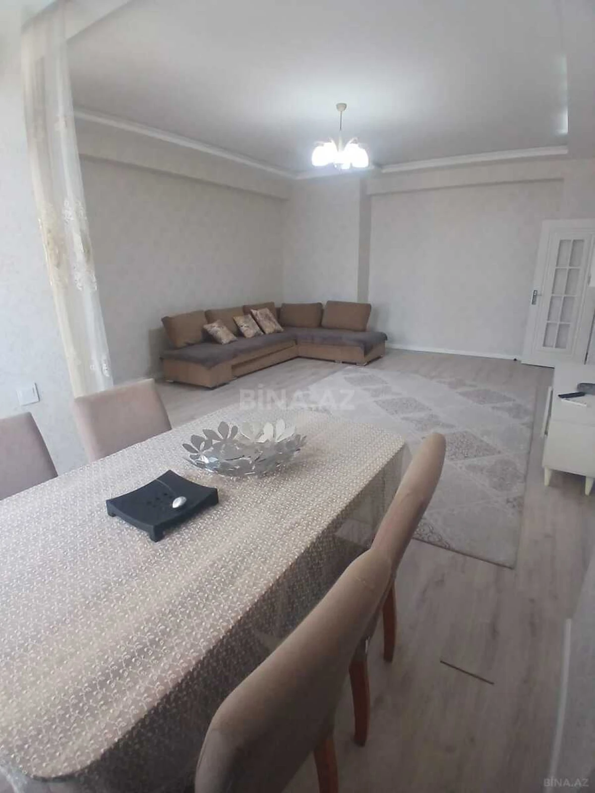Kirayə verilir 2 otaqlı mənzil 72 m²