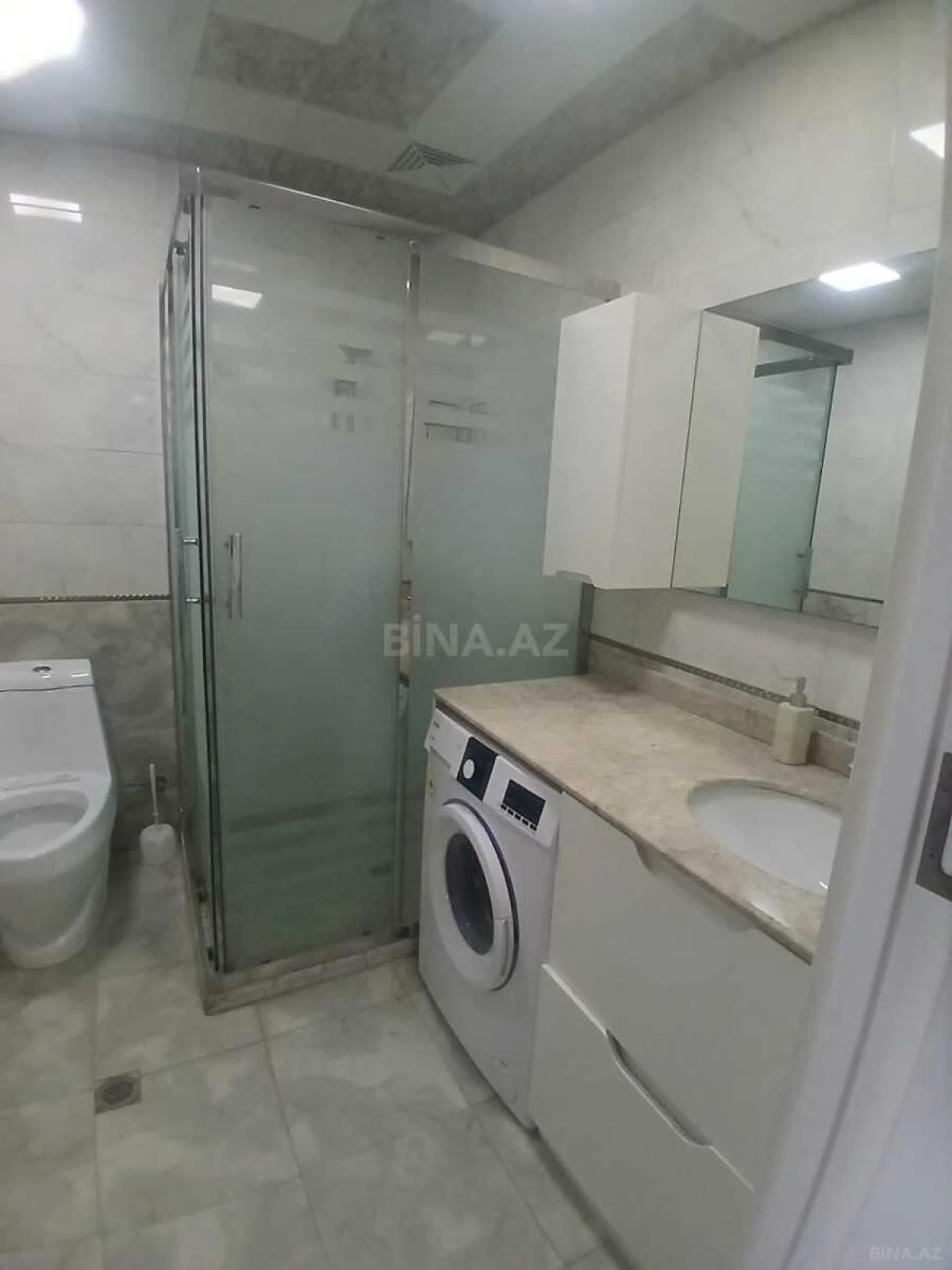 Kirayə verilir 2 otaqlı mənzil 72 m²