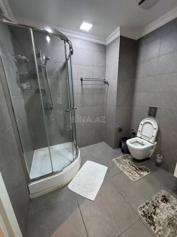 Kirayə verilir 3 otaqlı mənzil 140 m²