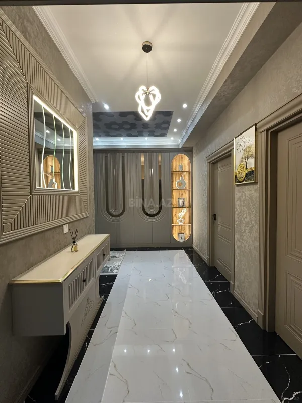 Satılır 3 otaqlı mənzil 129 m²