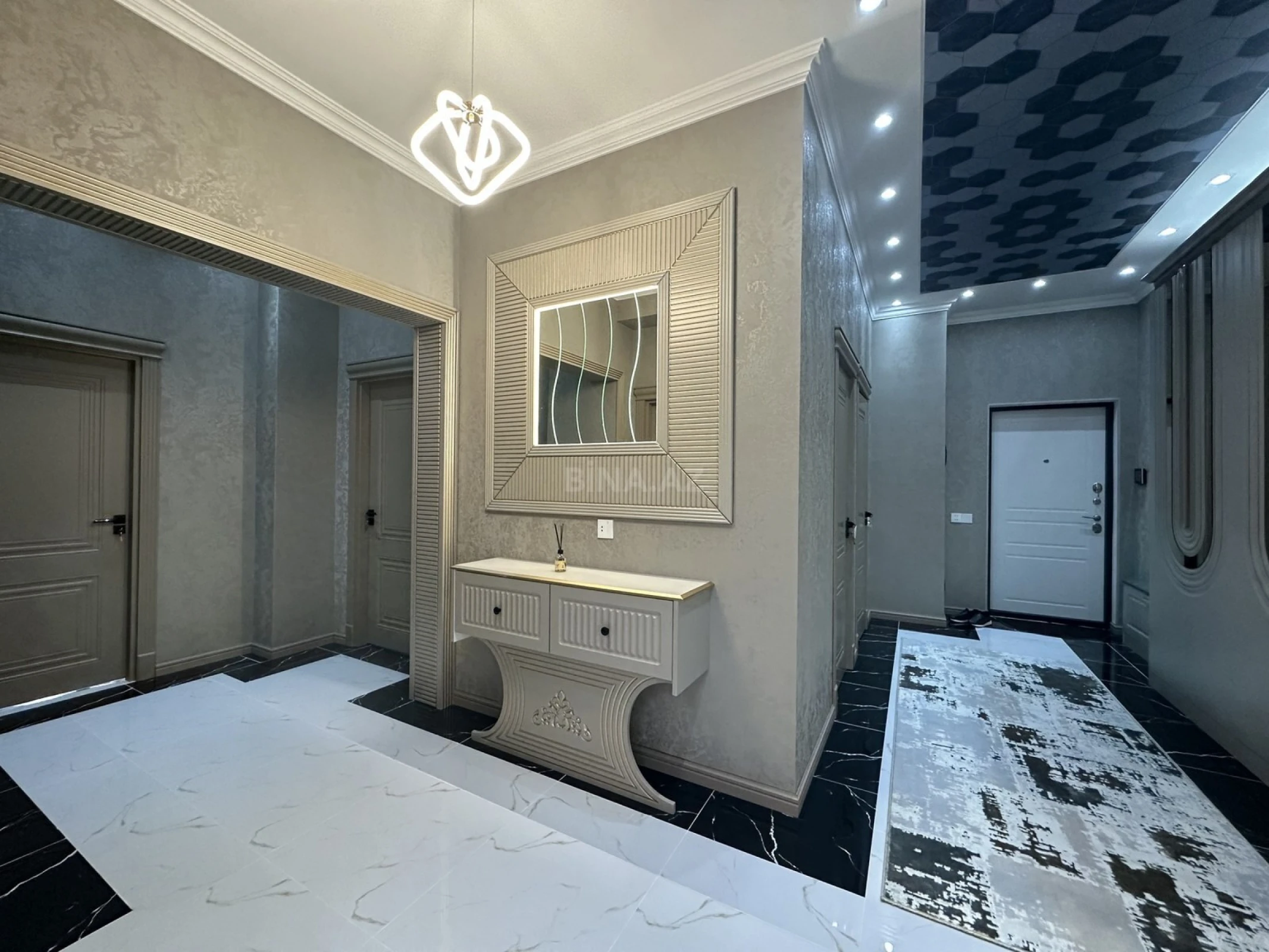 Satılır 3 otaqlı mənzil 129 m²