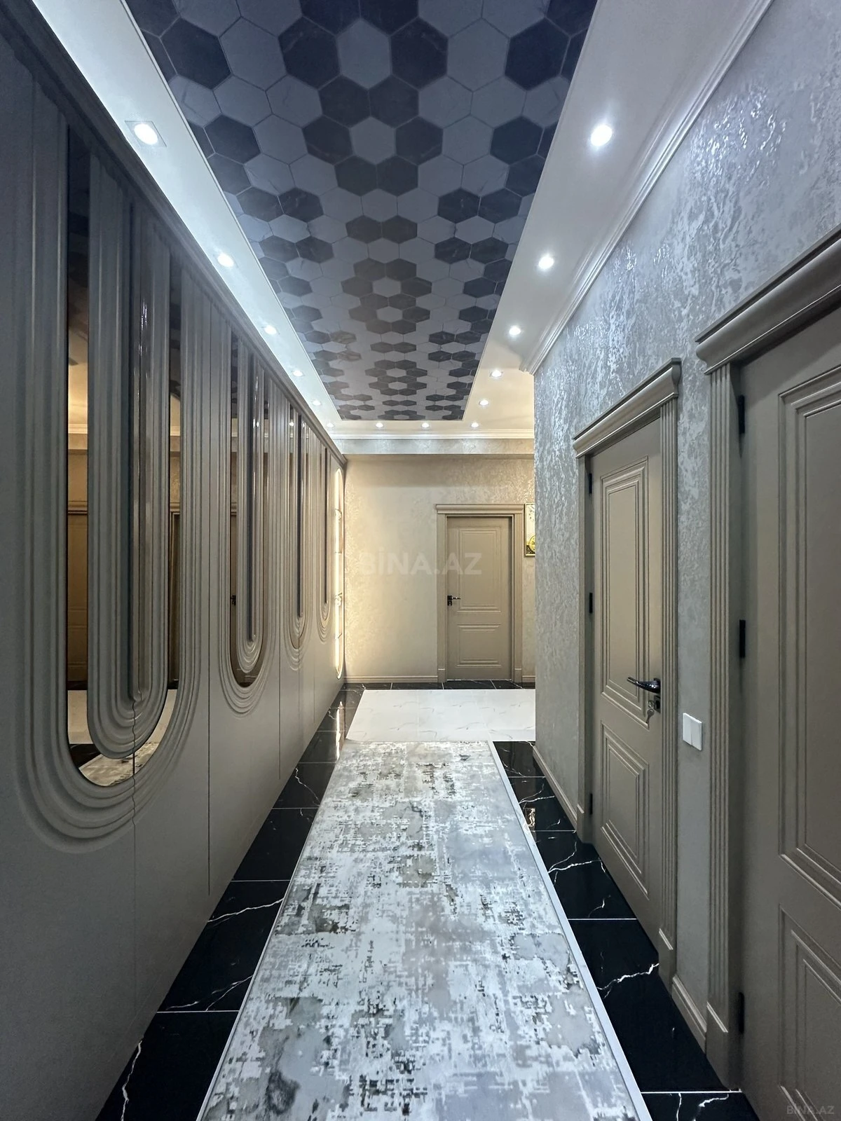 Satılır 3 otaqlı mənzil 129 m²