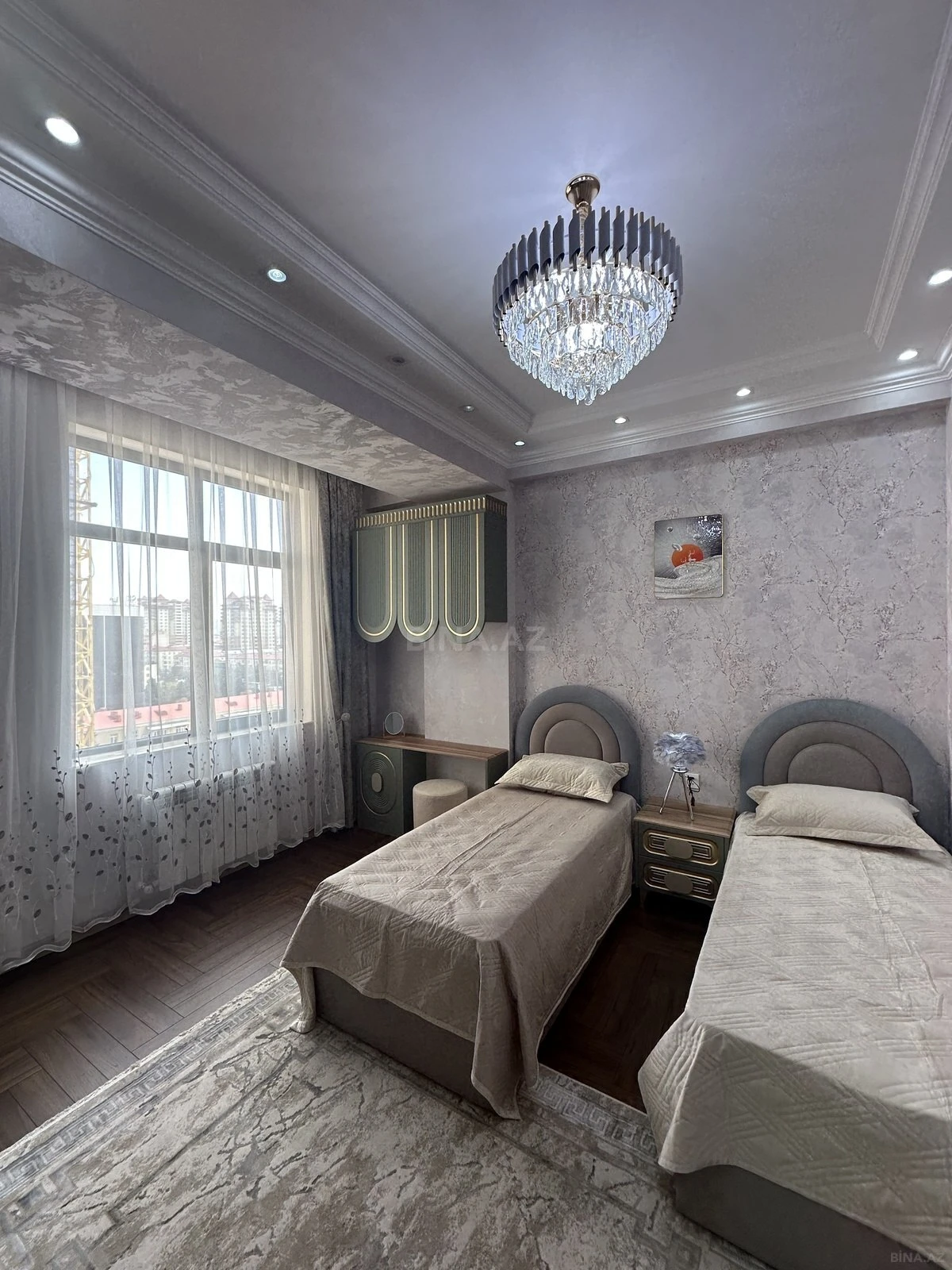 Satılır 3 otaqlı mənzil 129 m²