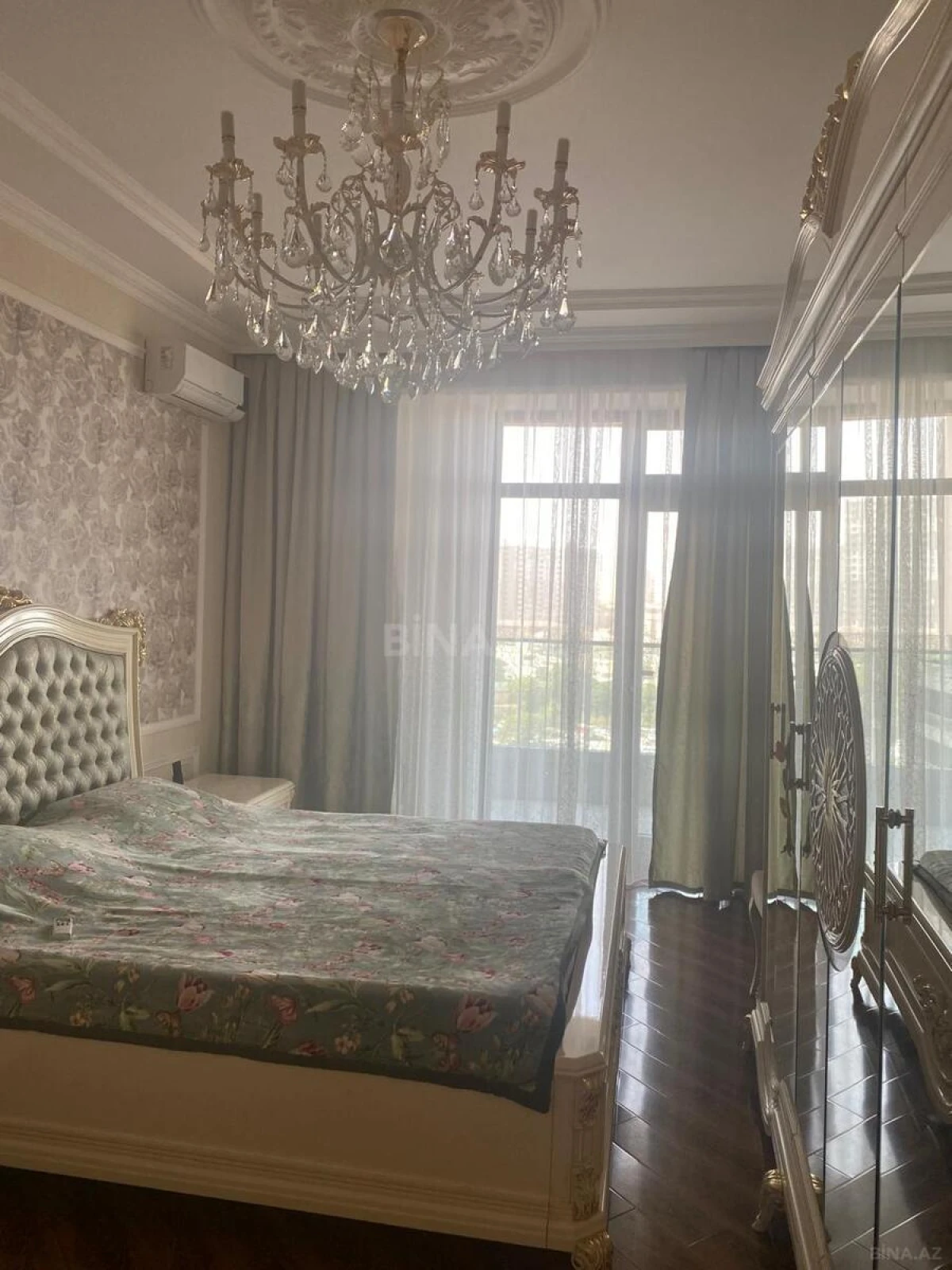 Kirayə verilir 3 otaqlı mənzil 147 m²