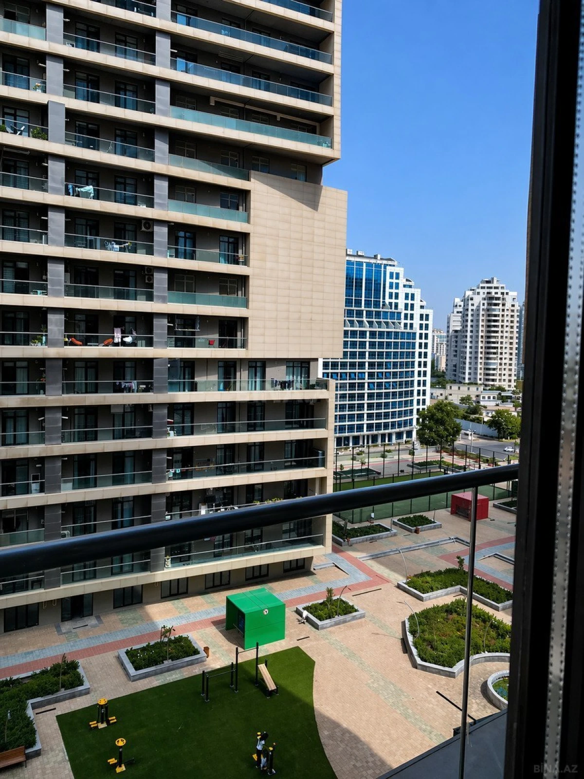 Kirayə verilir 3 otaqlı mənzil 147 m²