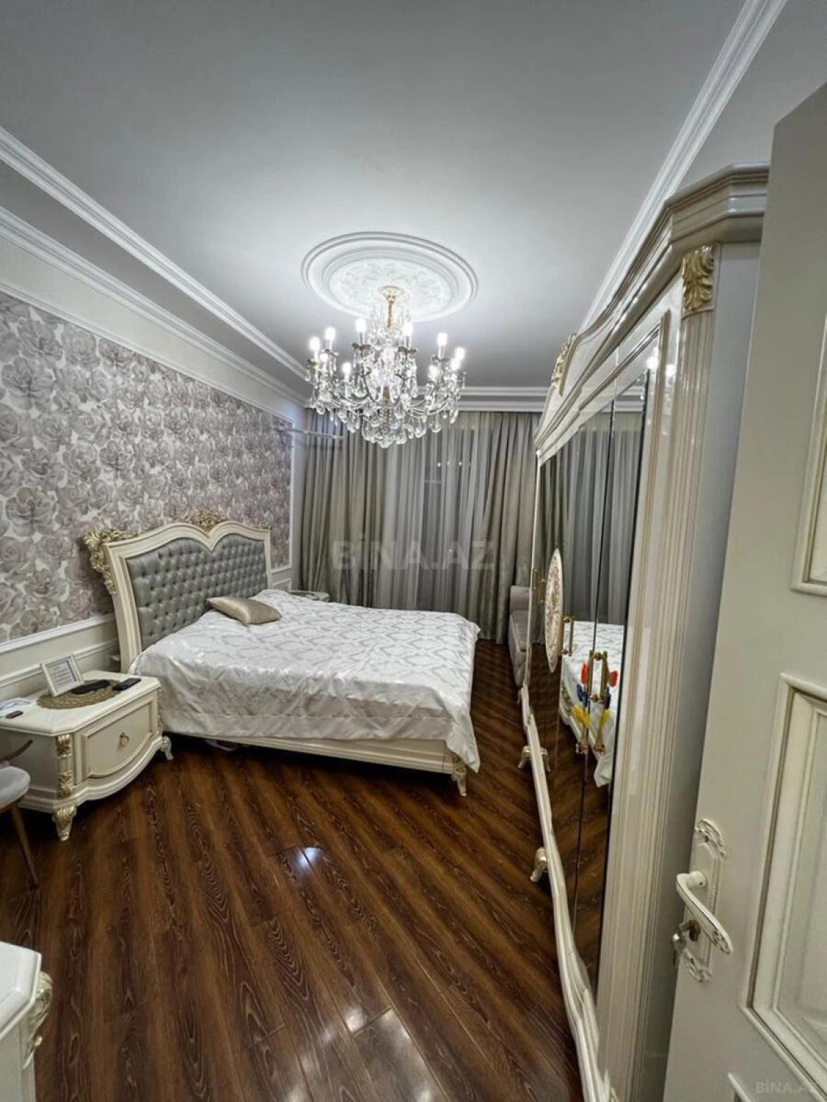 Kirayə verilir 3 otaqlı mənzil 147 m²