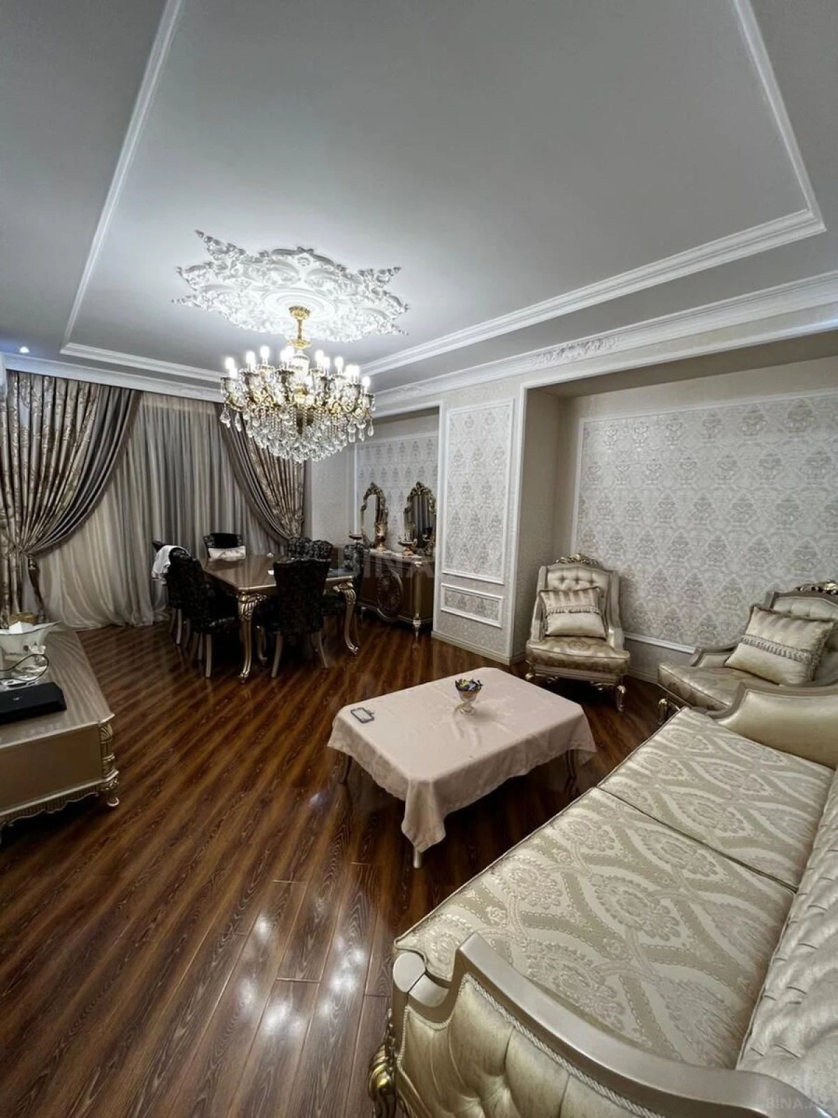 Kirayə verilir 3 otaqlı mənzil 147 m²