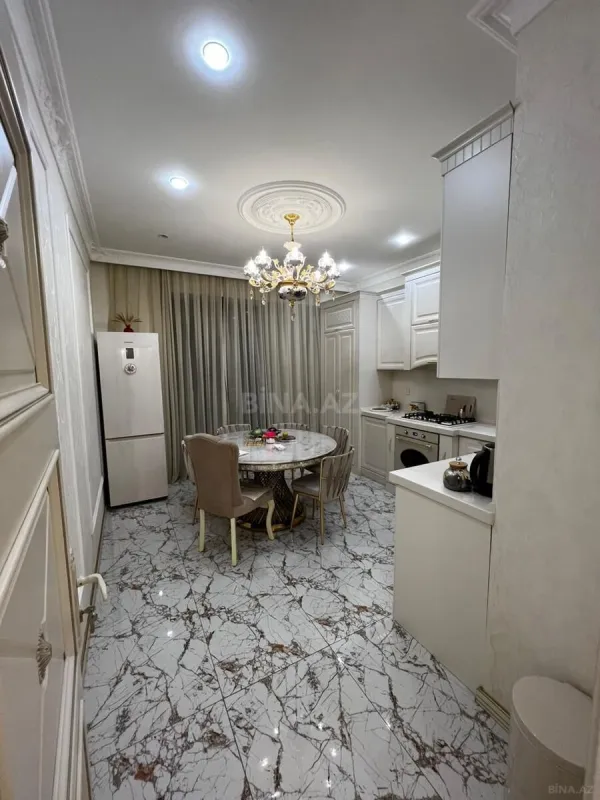 Kirayə verilir 3 otaqlı mənzil 147 m²