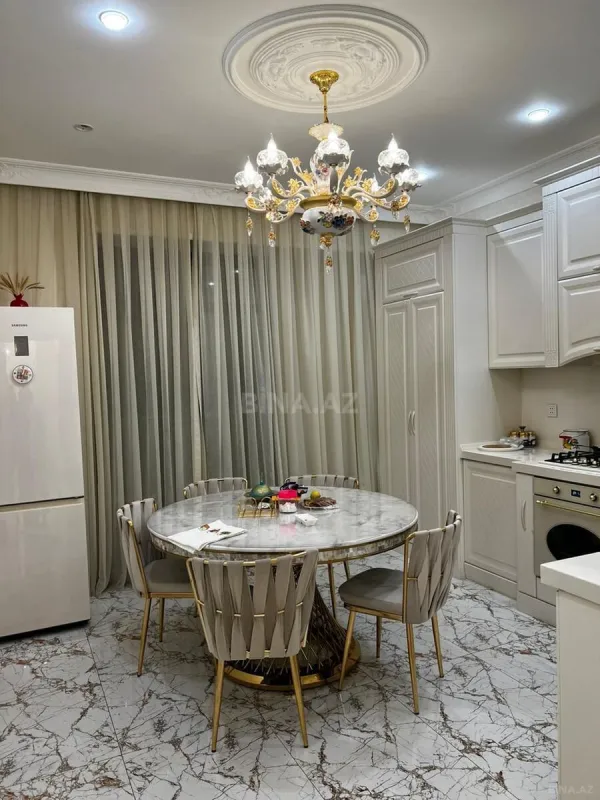 Kirayə verilir 3 otaqlı mənzil 147 m²