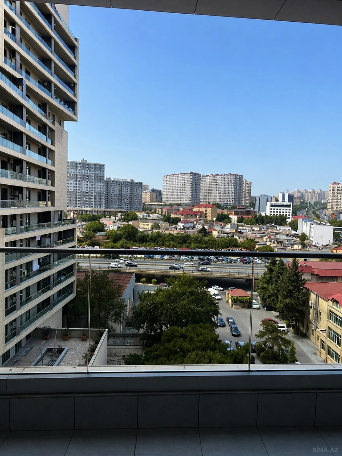 Kirayə verilir 3 otaqlı mənzil 147 m²